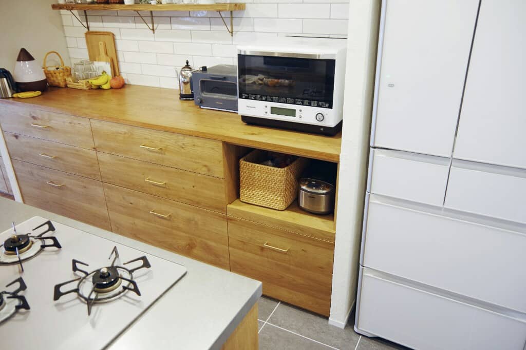 炊飯器の置き場所はキッチン背面収納の上か下どっち スライド収納の使い心地も紹介 リノベと暮らしとインテリア