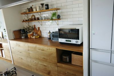 アイランドキッチンの収納方法 調味料 まな板はどこにしまう リノベと暮らしとインテリア