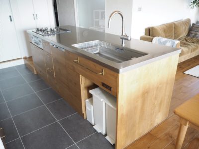 必見 フロアタイルのメリットデメリット キッチン洗面所床に最適 東リを採用 リノベと暮らしとインテリア